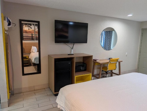 Days Inn by Wyndham Arcadia image 12